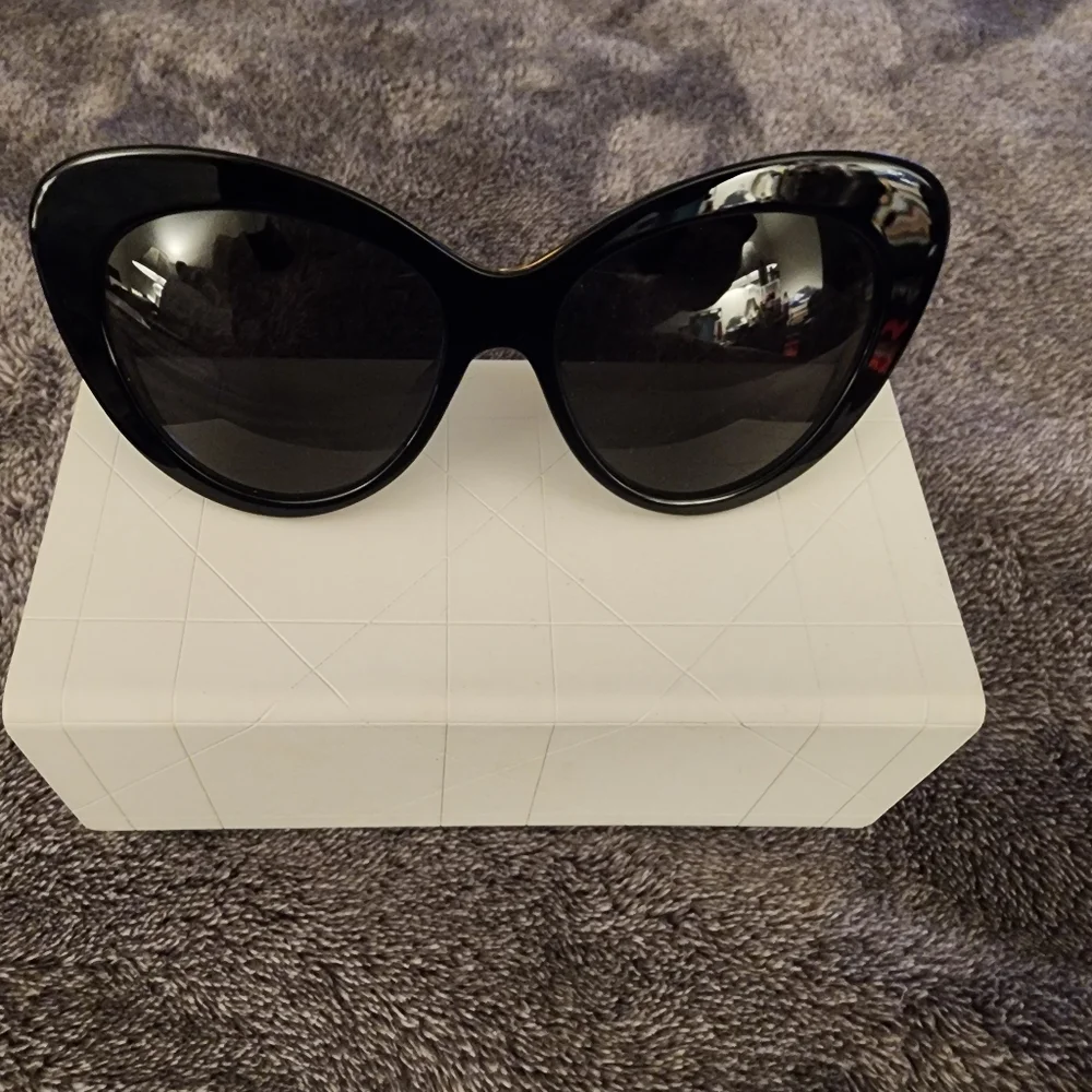 AUTHENTIC VINTAGE Dior Sunglasses - Picture 2 of 12